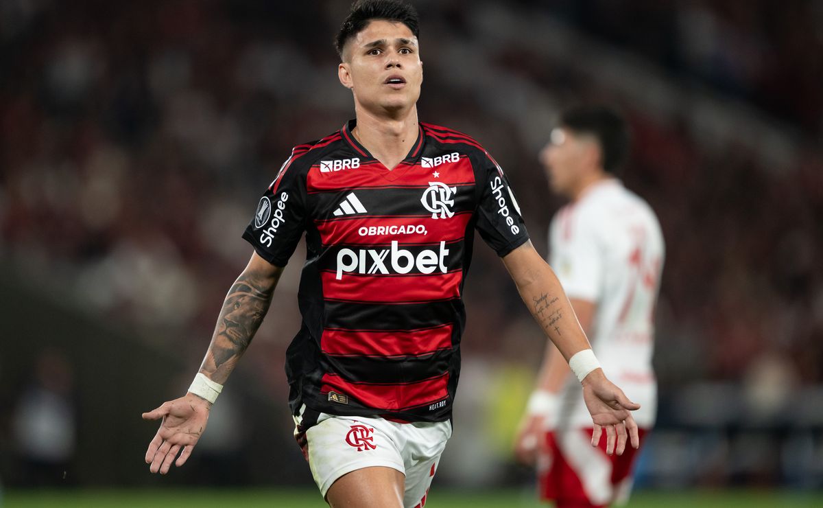 Flamengo recebe proposta por Luiz Araújo, mas recusa R$ 31 milhões do Atlético-MG pelo atleta