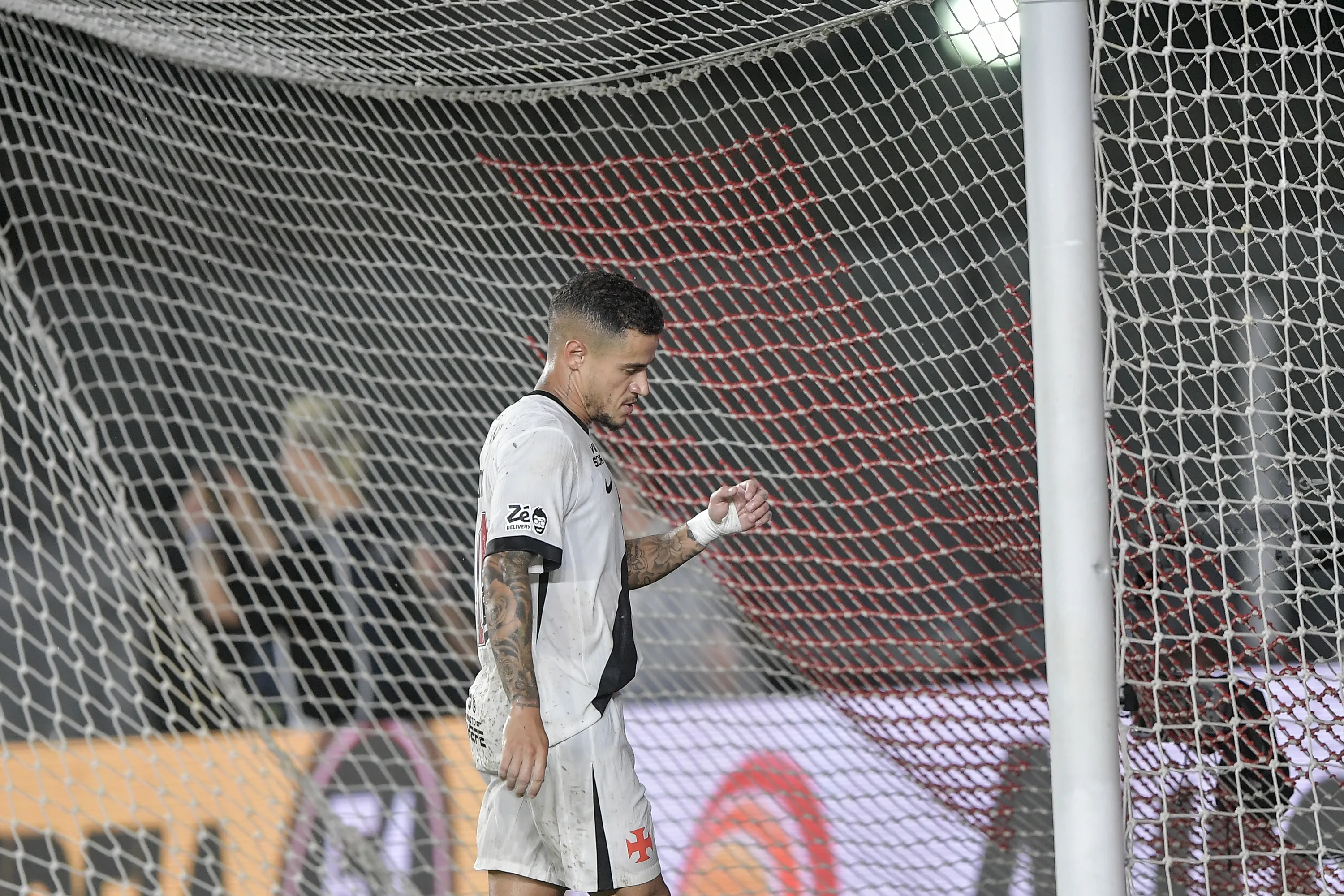 RJ – RIO DE JANEIRO – 11/02/2026 – BRASILEIRO A 2026, VASCO X BAHIA – Coutinho jogador do Vasco durante partida contra o Bahia no estadio Sao Januario pelo campeonato Brasileiro A 2026. Foto: Thiago Ribeiro/AGIF