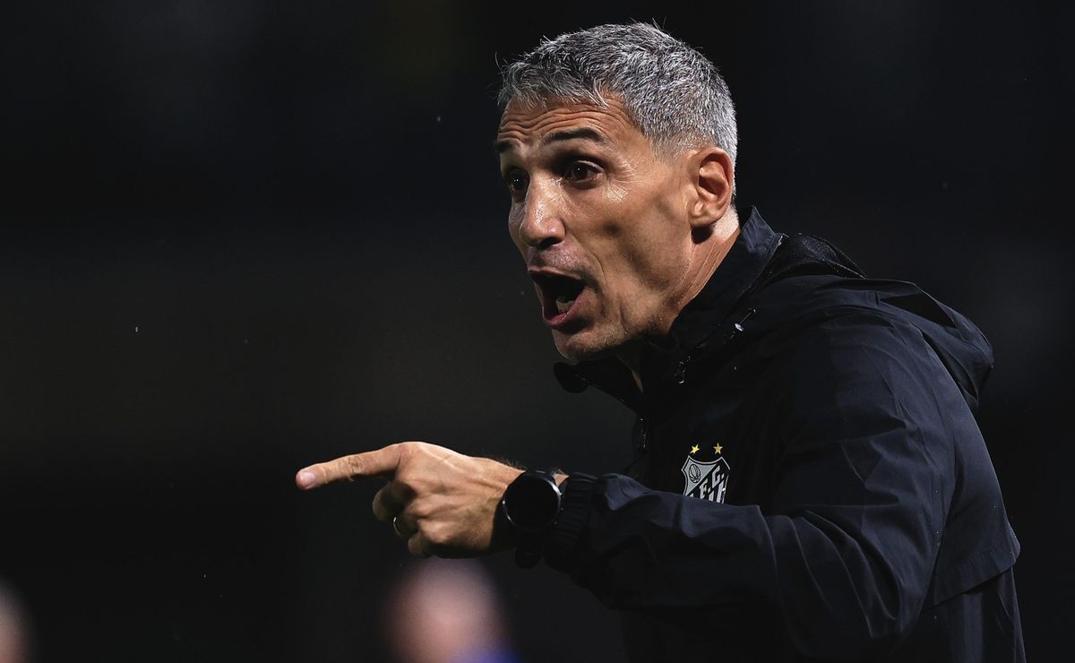 Marcelo Teixeira decide que demissão de Vojvoda no Santos tem definição e está descartada