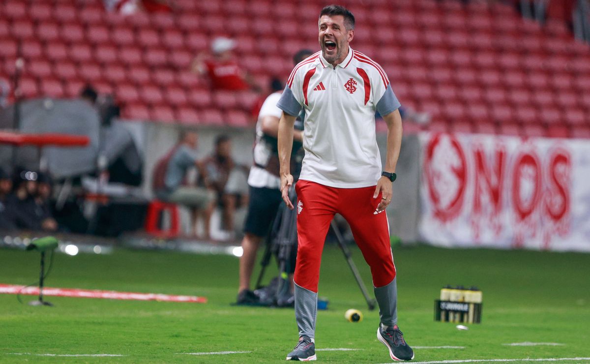 Internacional define alvo no mercado e acelera busca por zagueiro após análise interna