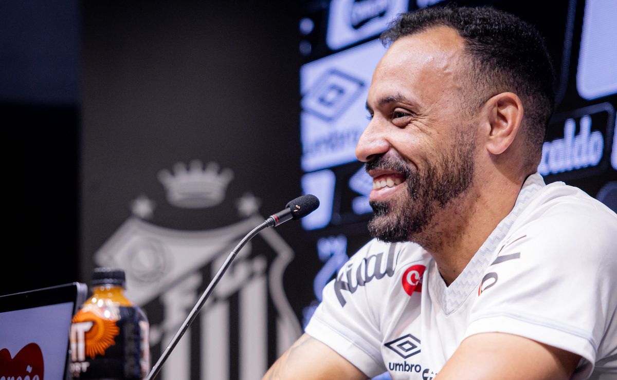 Moisés comemora ida ao Santos e destaca emoção de jogar ao lado de Neymar: “Está sendo incrível…”