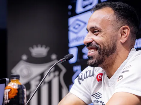 Moisés destaca emoção de jogar no Santos com Neymar