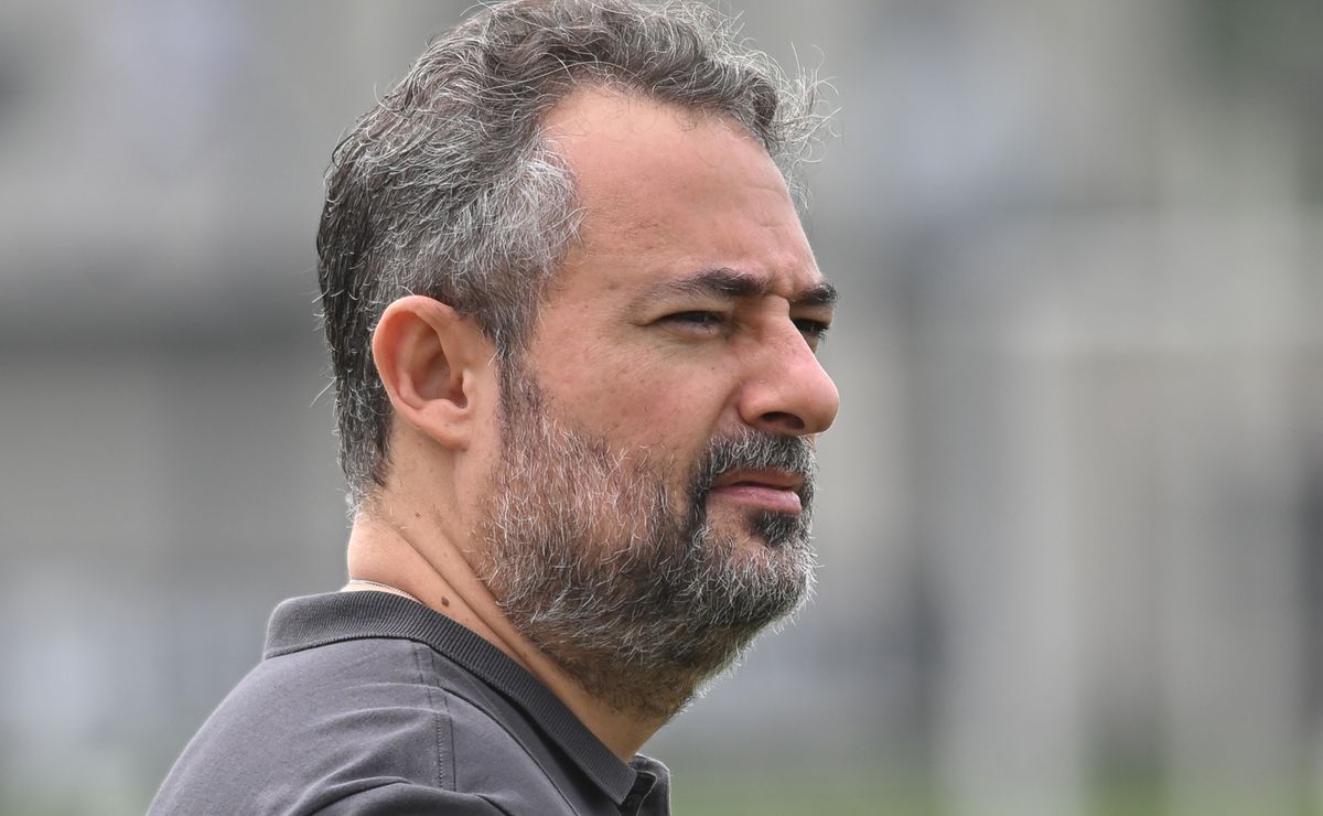 Santos muda estratégia no mercado e descarta contratar ‘apostas’ até o fim da janela