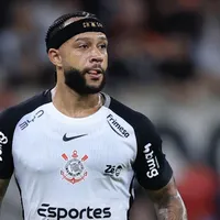 Nice desiste de Depay após acordo com Corinthians