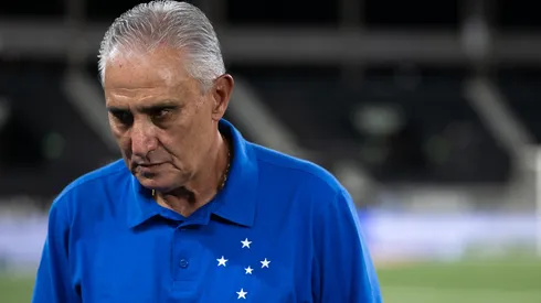 Tite foi vaiado por torcedores.