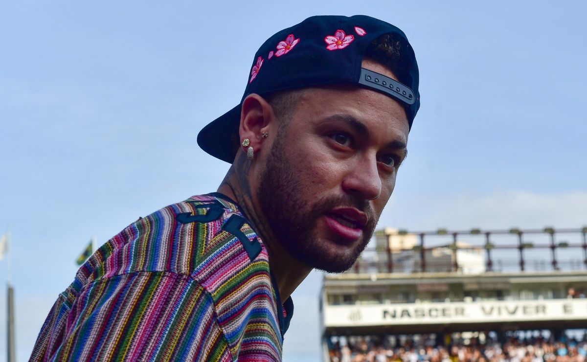 Neymar surge curtindo o carnaval às vésperas de Santos x Velo Clube e dispara: “Eu gosto mesmo”