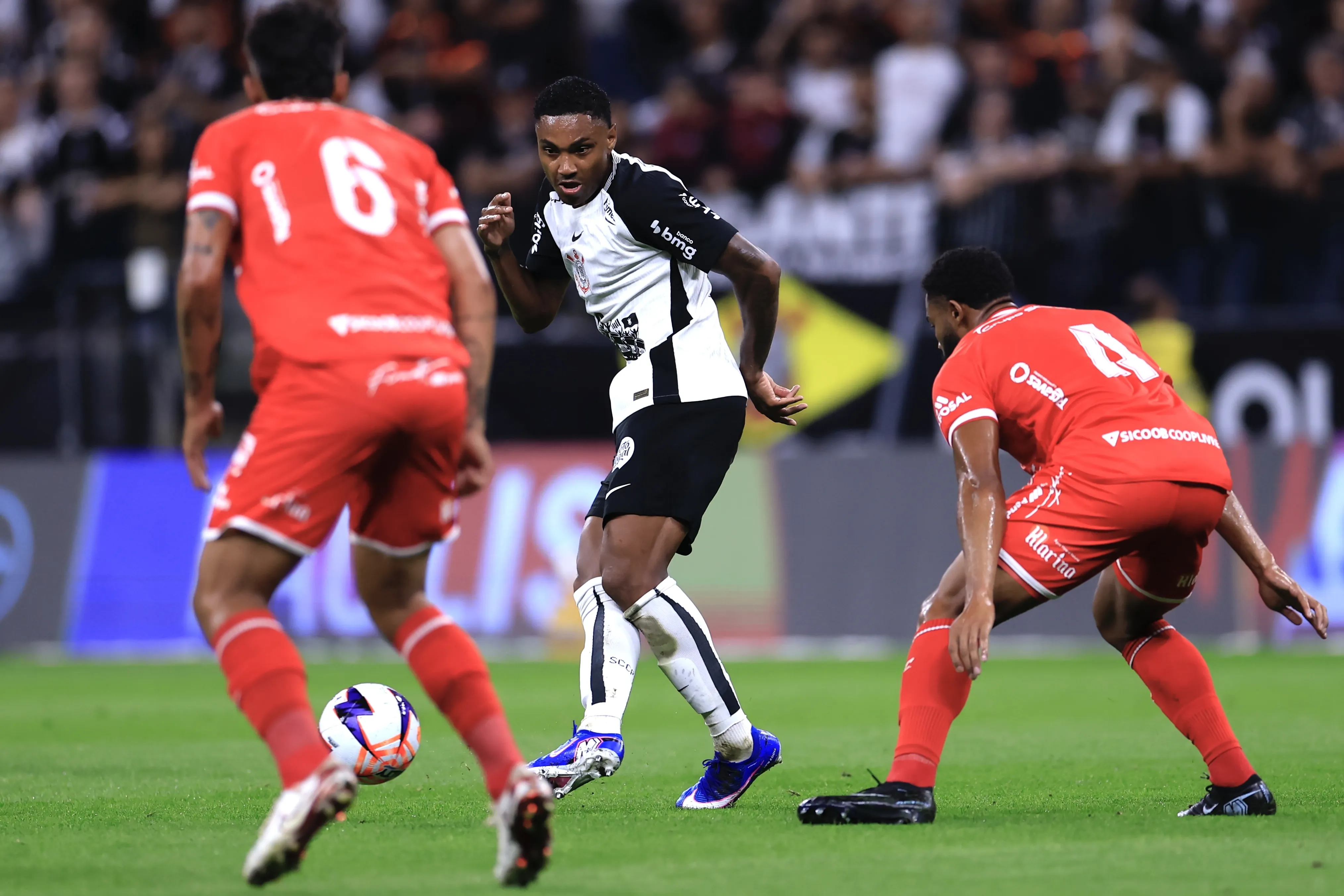Vitinho jogador do Corinthians durante partida contra o Capivariano. Foto: Marcello Zambrana/AGIF