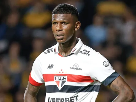 Arboleda é visto em camarote durante amistoso no Equador