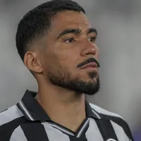 Allan pode ser suspenso por seis jogos após expulsão no Carioca