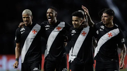 Brenner jogador do Vasco comemora seu gol durante partida contra o Botafogo no estadio Sao Januario pelo campeonato Carioca 2026. Foto: Andre Mourao/AGIF