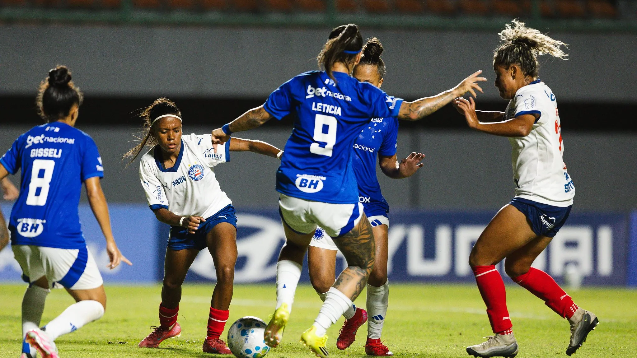 Jogadoras do Bahia e Cruzeiro