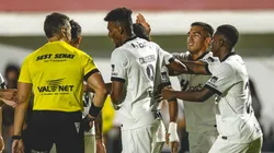 Reação do árbitro surpreende em golaço de Renan Lodi. Foto: Pedro Souza / Atlético