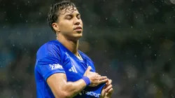 Kaio Jorge, jogador do Cruzeiro, comemora seu gol durante partida contra o America-MG no estadio Mineirao pelo campeonato Mineiro 2026. Foto: Fernando Moreno/AGIF