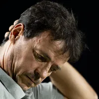 Câmeras flagram jogadores do Vasco ignorando Diniz contra o Volta Redonda