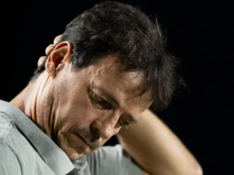 Câmeras flagram jogadores do Vasco ignorando Diniz contra o Volta Redonda