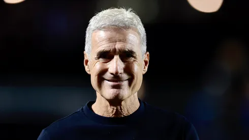 Luis Castro técnico do Grêmio durante partida contra o Sao Paulo no estadio Morumbi pelo campeonato Brasileiro A 2026. Foto: Marcello Zambrana/AGIF
