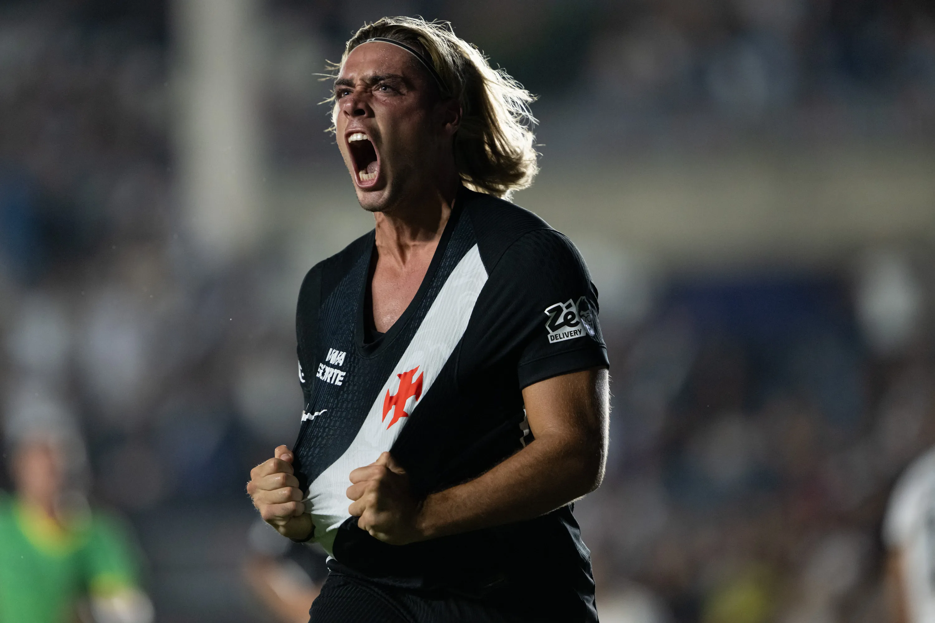 Spinelli jogador do Vasco comemora seu gol durante partida contra o Volta Redonda. Foto: Jorge Rodrigues/AGIF