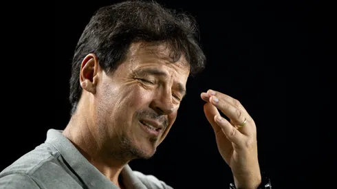 Diniz descarta pedir demissão mesmo em meio à pressão no Vasco