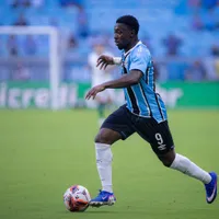 Amuzu pode renovar com o Grêmio após boa fase