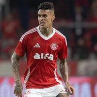 Richard fica fora dos planos do Internacional e volante treina em separado