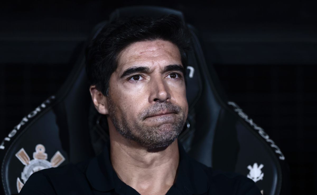 Palmeiras tem Flaco López entre os três pendurados antes das quartas do Paulistão e preocupa Abel Ferreira