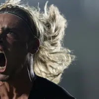 Com gol decisivo e pênalti convertido, Spinelli vive estreia simbólica diante da torcida