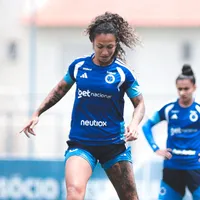 Cruzeiro bate Bahia e começa Brasileirão na vice-liderança