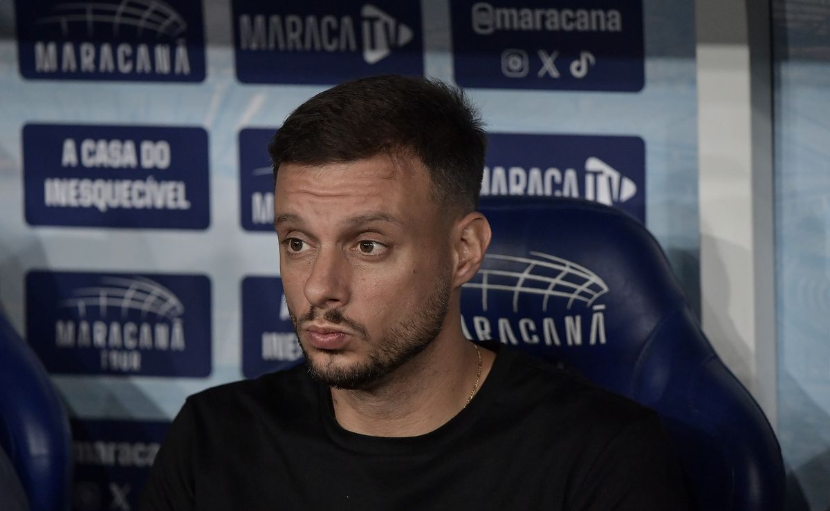 Botafogo vai com titulares contra o Flamengo e Anselmi arma time forte para clássico decisivo no Carioca