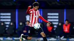 Cristian Medina é relacionado para clássico e pode se despedir antes de acerto com o Botafogo - Photo by Marcelo EndelliGetty Images