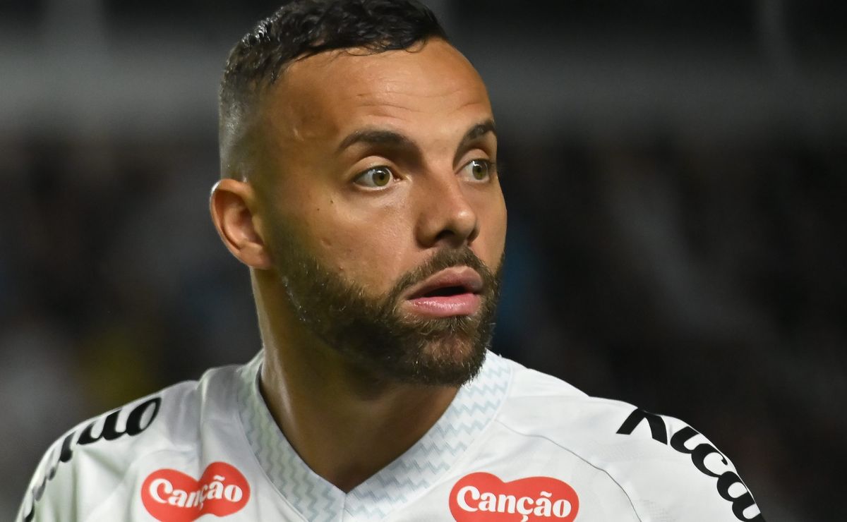 Ex-Santos, Guilherme faz hat-trick em estreia na MLS e choca torcedores nas redes