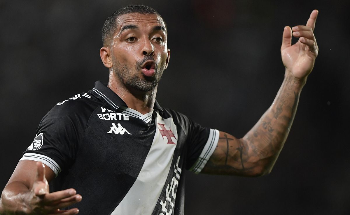 Pedrinho irá segurar Paulo Henrique no Vasco até a convocação para a Copa do Mundo, informa jornalista