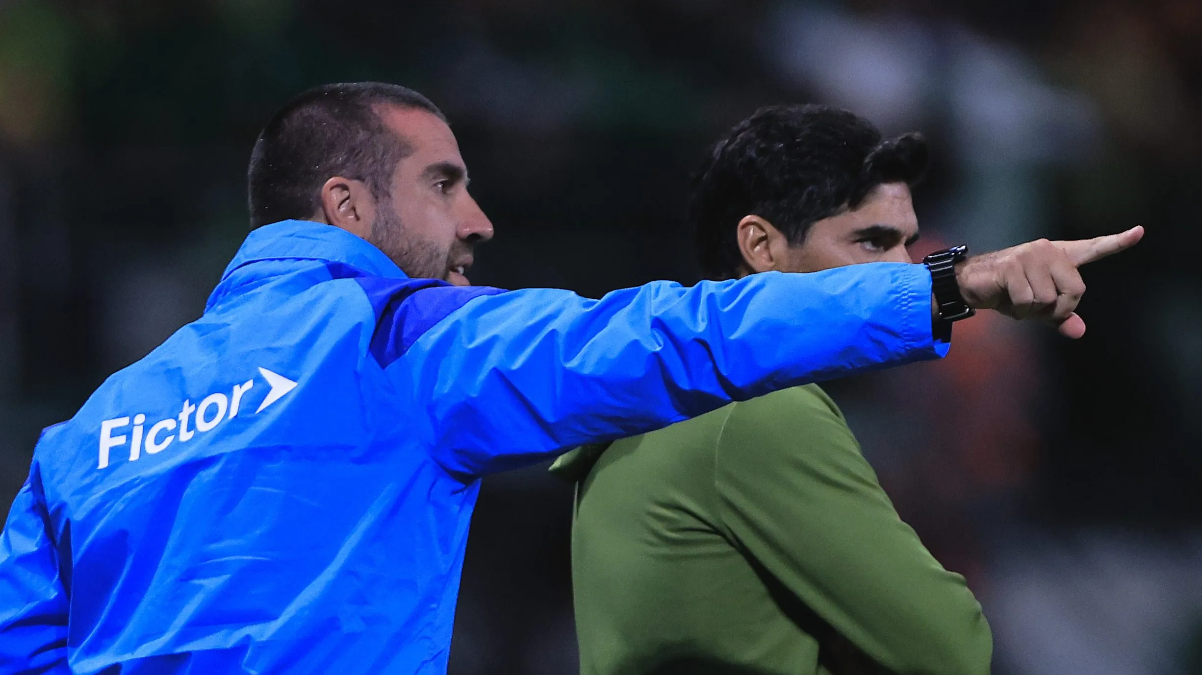Abel Ferreira e João Martins pelo Palmeiras. Foto: Ettore Chiereguini/AGIF