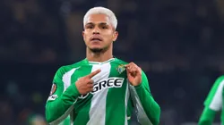 Cucho Hernández, atacante do Real Bétis - Foto: Fran Santiago/Getty Images