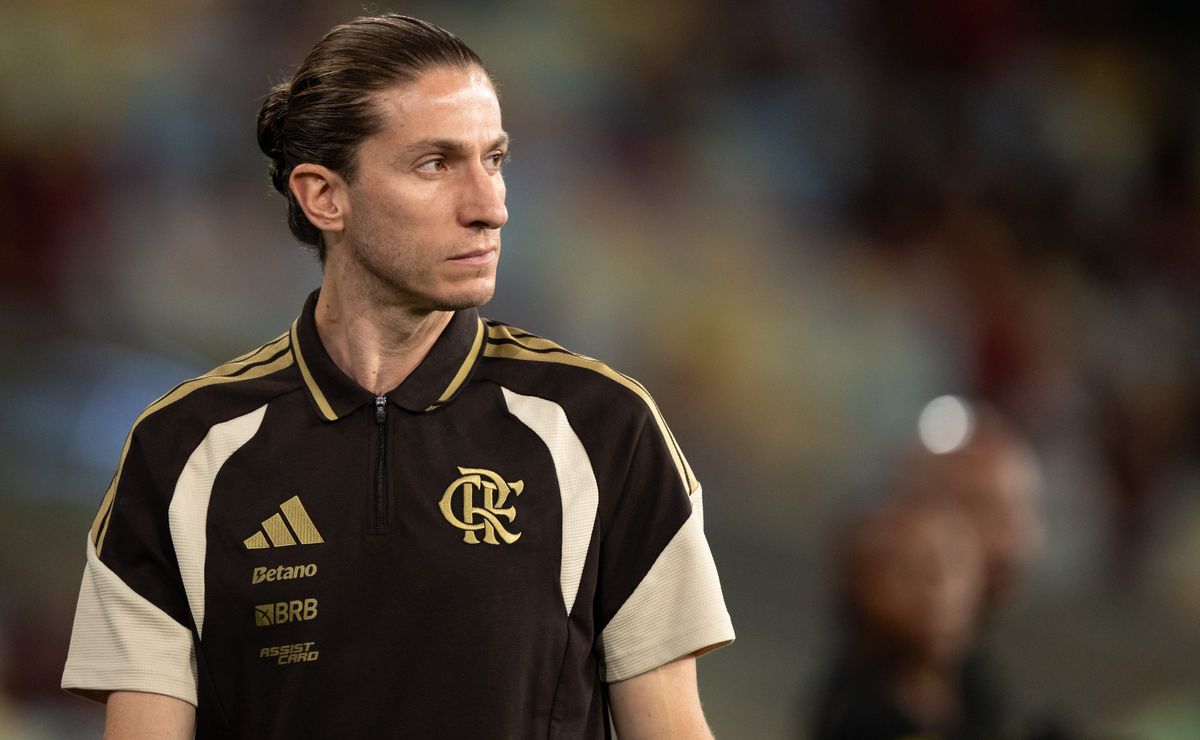 Filipe Luís define escalação do Flamengo com mudanças para clássico contra o Botafogo