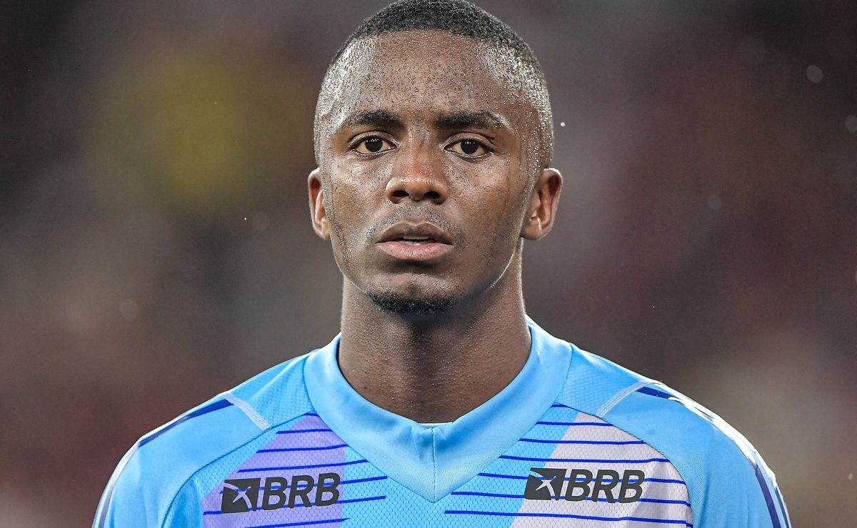 Andrew sofre fortes vaias em Botafogo x Flamengo pelas quartas de final do Cariocão; confira vídeo