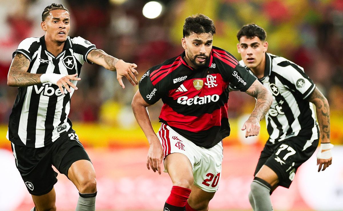 Com gols de Paquetá e Pulgar, Flamengo vence o Botafogo e avança à semifinal do Campeonato Carioca
