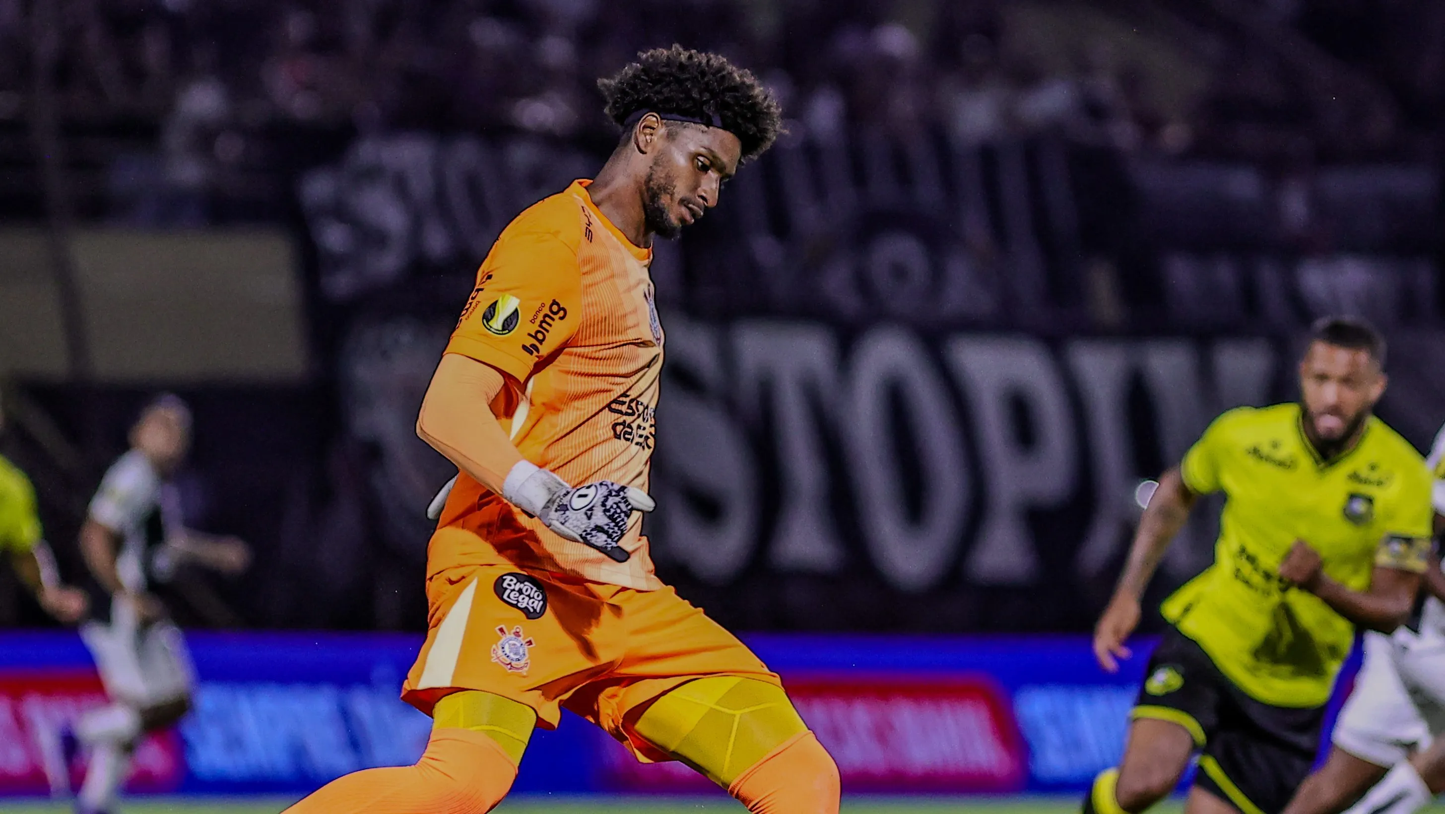 Hugo Souza goleiro do Corinthians durante partida contra o São Bernardo. Foto: Fabio Giannelli/AGIF