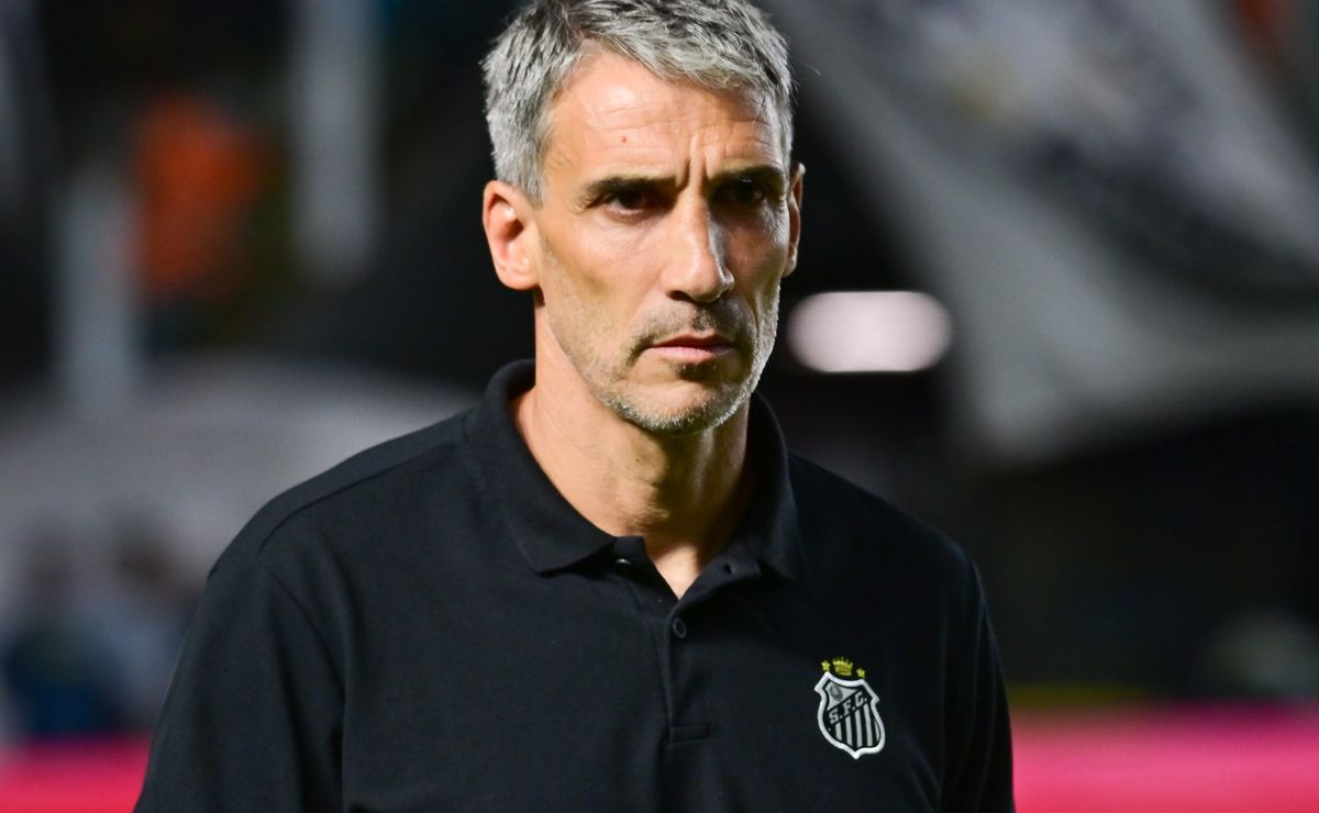 Vojvoda vê pressão para demissão diminuir após goleada contra Velo Clube e classificação no Paulistão