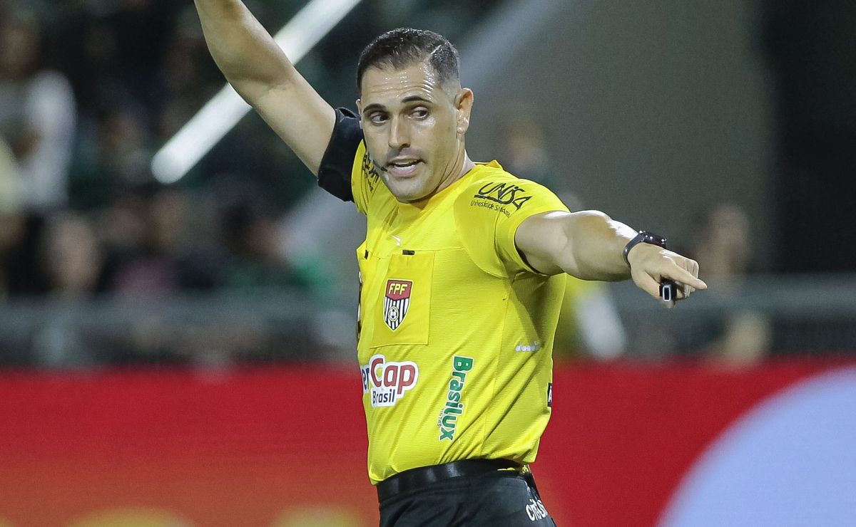 Árbitro João Vitor Gobi revela ofensa e justifica expulsão de João Martins pelo Palmeiras em súmula