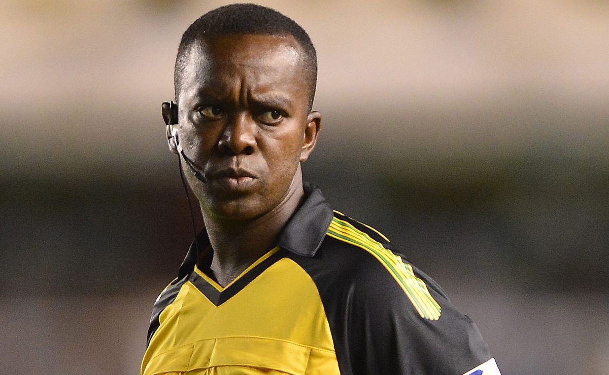 PC Oliveira crava erro do árbitro Bruno Arleu no gol de Paquetá em Botafogo x Flamengo