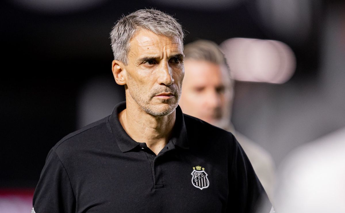 Nova contratação do Santos chega hoje (16) ao Brasil e Vojvoda espera Christian Oliva na Vila Belmiro