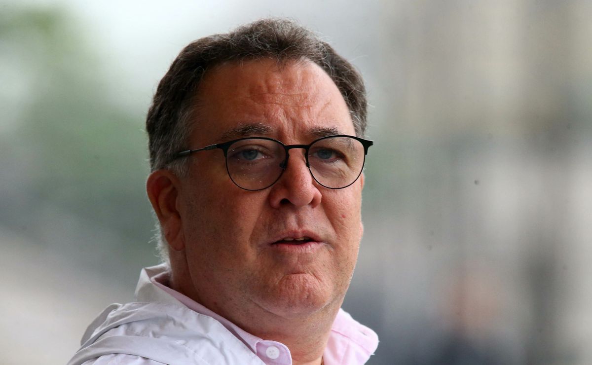 Pressão da torcida surte efeito e Marcelo Teixeira desiste da contratação do zagueiro Cacá