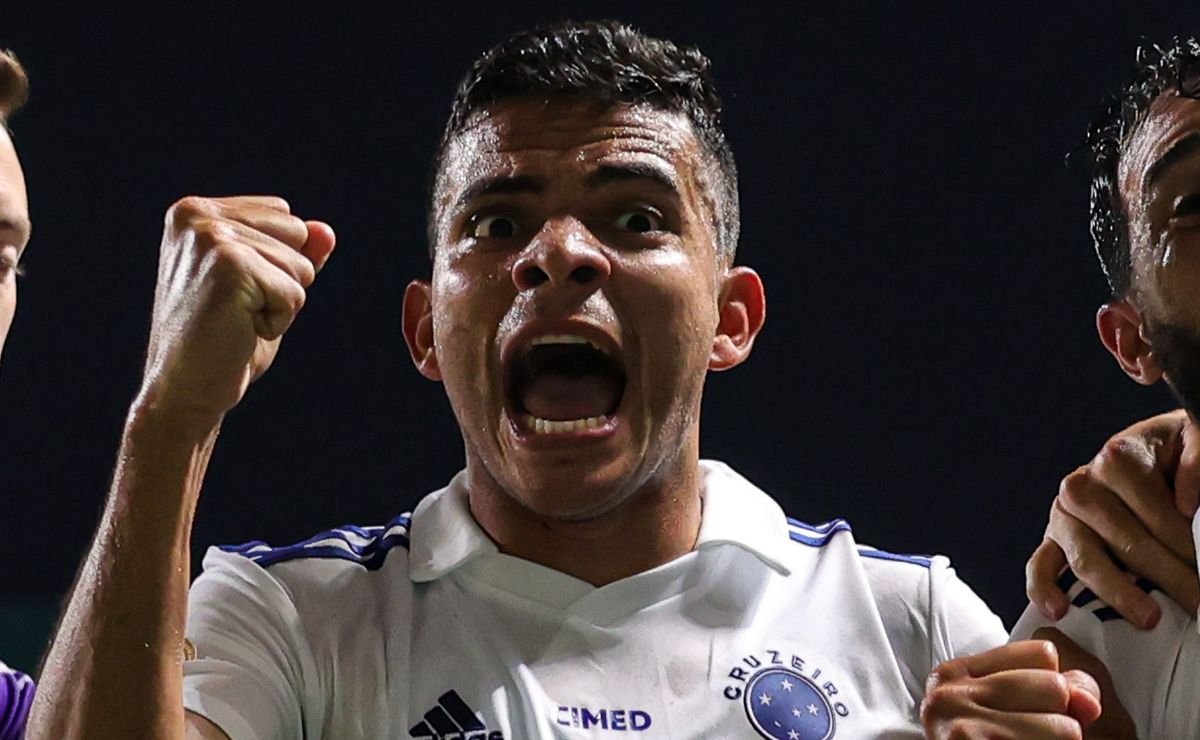 Bruno Rodrigues já tem data para chegar ao Cruzeiro e deve treinar nesta terça-feira (17)