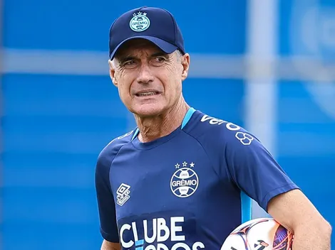 Torcida do Grêmio pede demissão do técnico Luís Castro