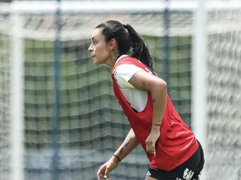 Yoreli Rincón comemora adaptação no Santos e estreia no Brasileirão