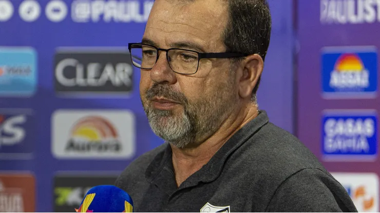 Enderson Moreira apontou favoritismo do Santos.
