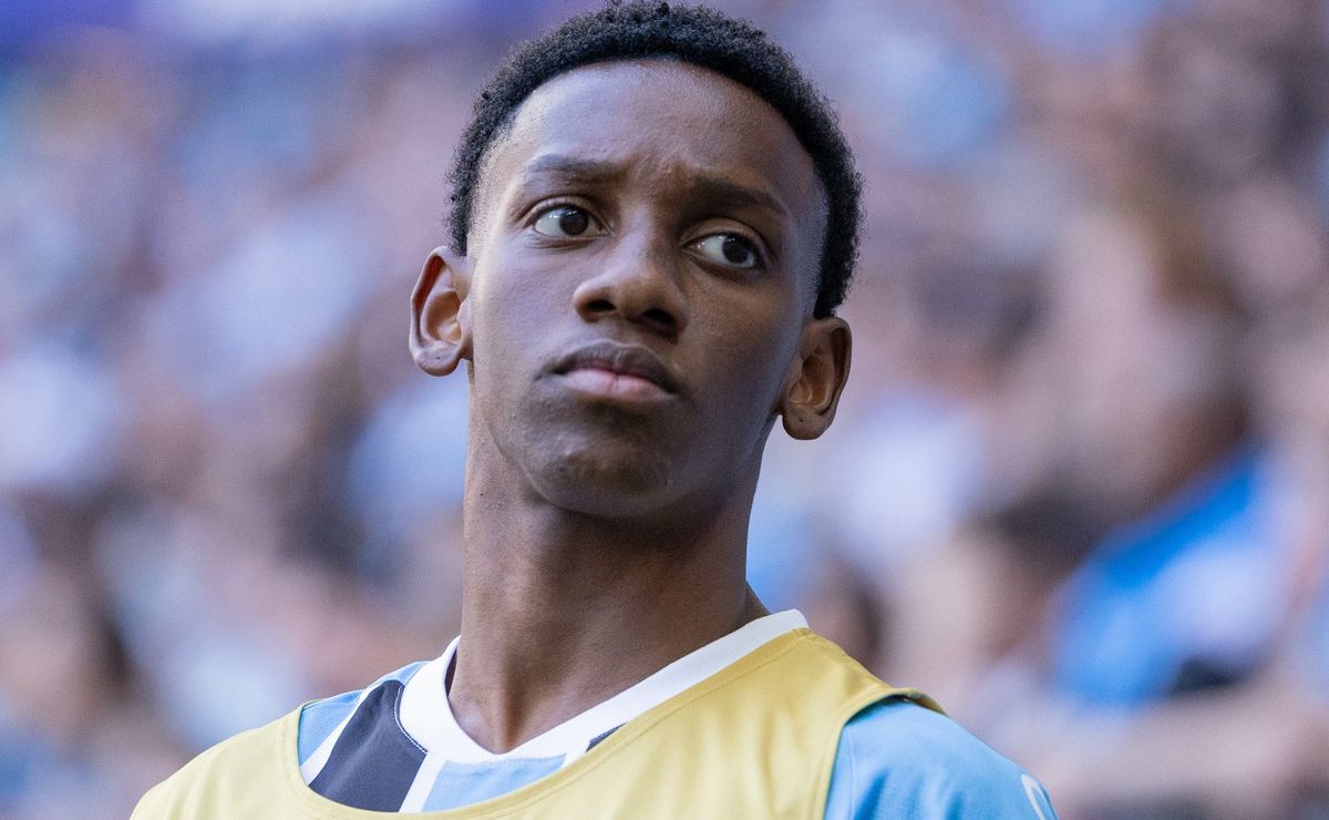 Grêmio prepara nova barca de saídas e Gabriel Mec também pode ser negociado, diz jornalista