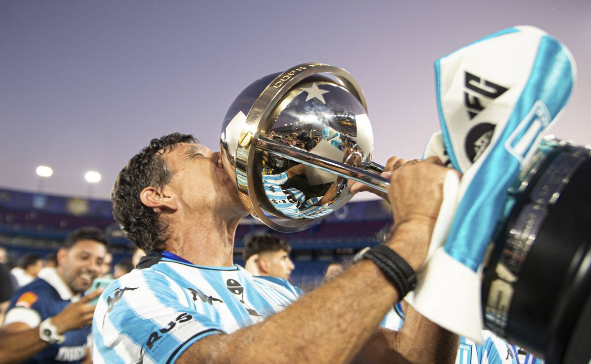 Atlético mira técnico campeão continental e  Gustavo Costas, do Racing, é oferecido
