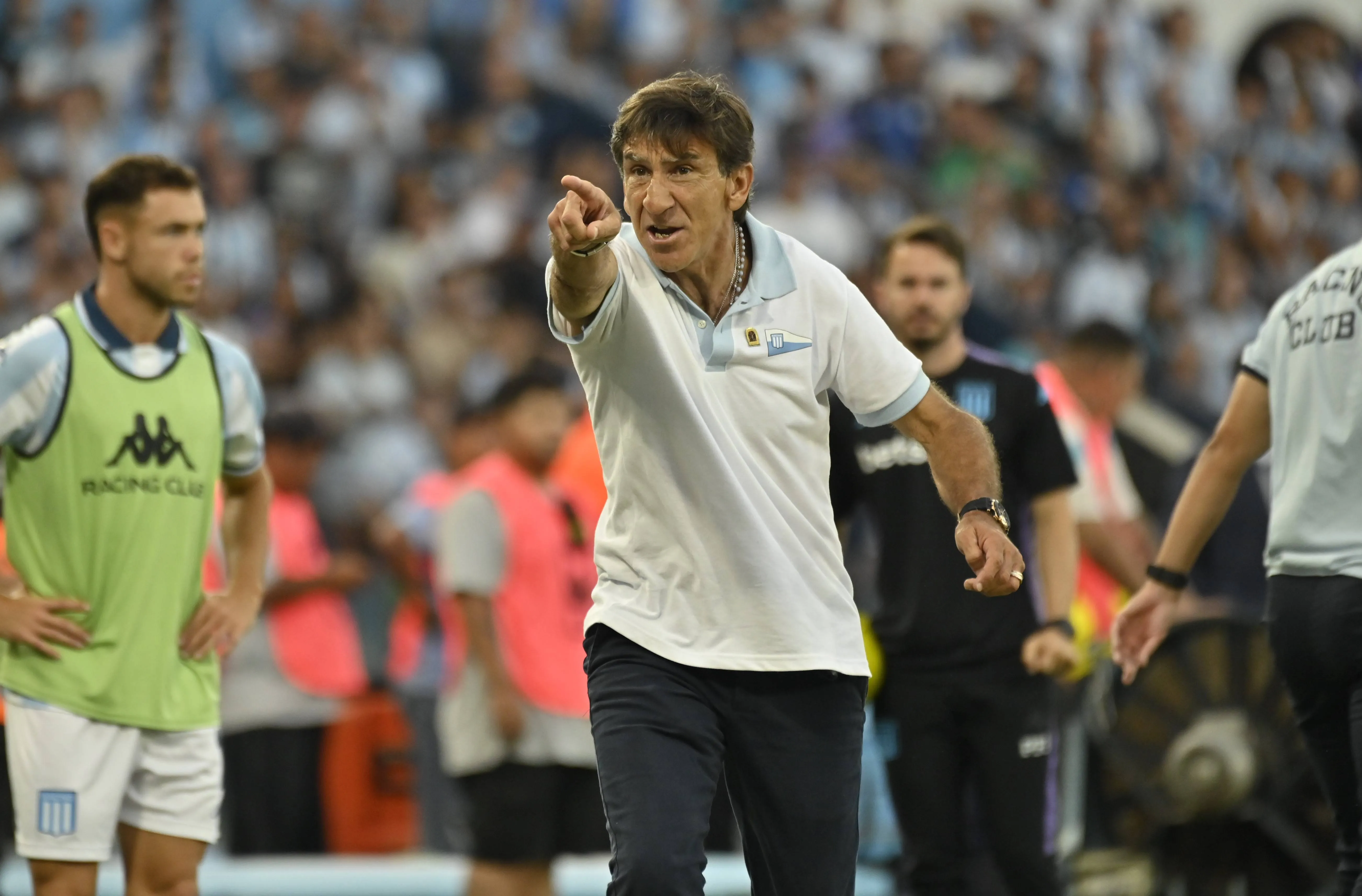 Costas, de 62 anos, é considerado ídolo na história do Racing e foi oferecido ao Galo para lugar de Sampaoli – Foto: IMAGO / NurPhoto