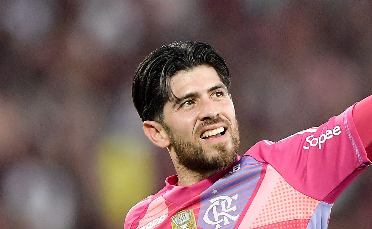 Rossi descarta Udinese, reduz pedida salarial e tem renovação com o Flamengo encaminhada